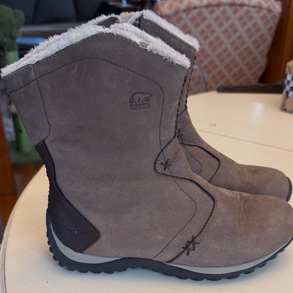 Sorel Women's Taupe Suede Winter Boots with Faux Fur Trim